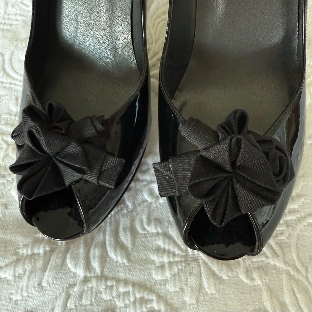 Stuart WEITZMAN Black Patent Leather peep toe Heels Size 8.5
